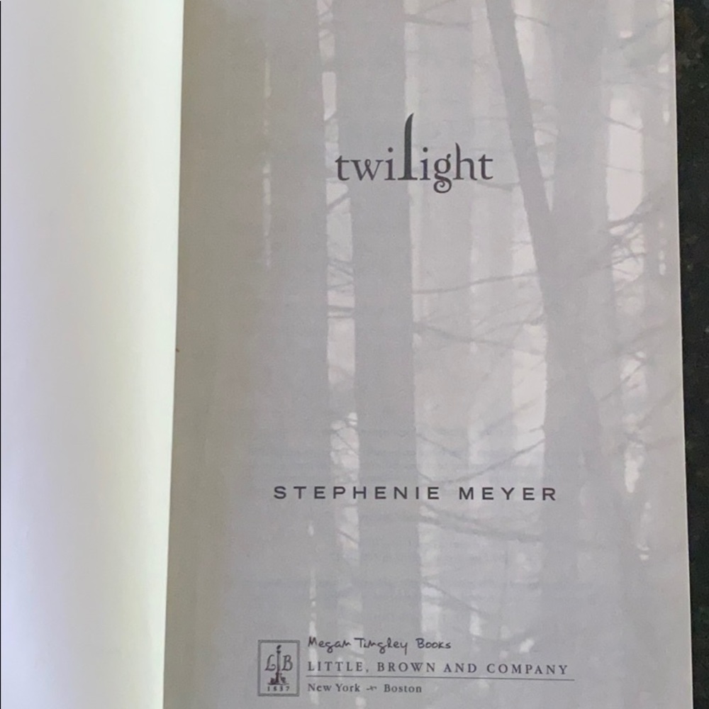 Book- Twilight By Stephenie Meyers